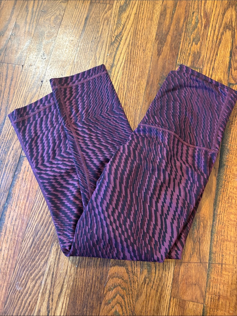 🎉Lululemon athletica Maroon Patterned Workout Leggings